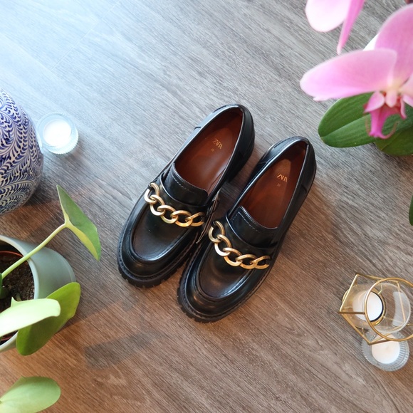 Zara Chunky Heel Loafers with Gold Chain, NWT ⚡️ - Picture 5 of 5